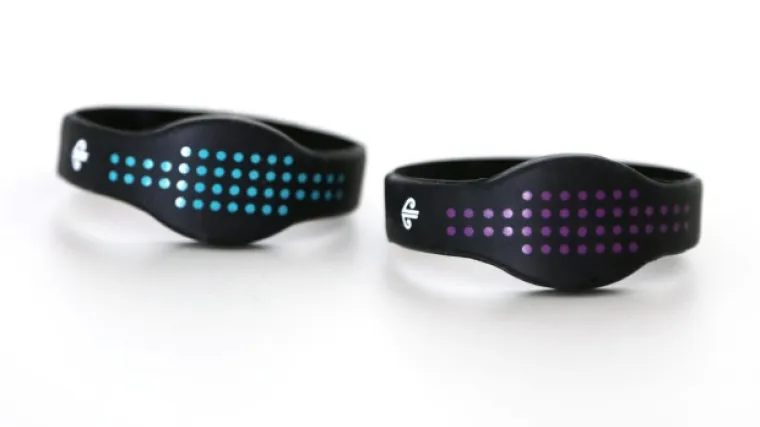 Pratite dijete koje samo leti zrakoplovom pomoću Airbanda