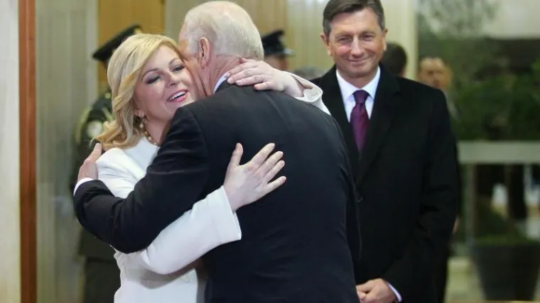 Biden i u Zagrebu opravdao nadimak 'jezivi Joe': 'Bio je previ&scaron;e taktilan s hrvatskom predsjednicom'
