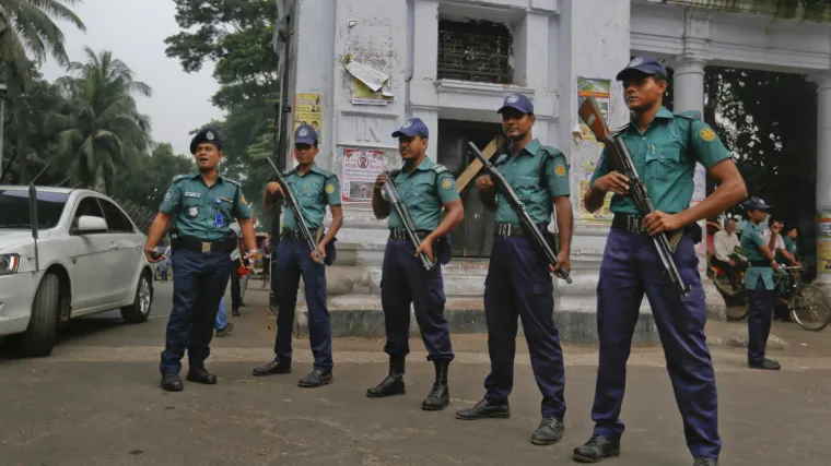 Islamska država preuzela odgovornost za napad na &scaron;ijitsku džamiju u Banglade&scaron;u