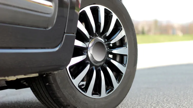 Ostao bez goriva pred svojom kućom, pa još dobio kaznu za parkiranje dok je išao po gorivo