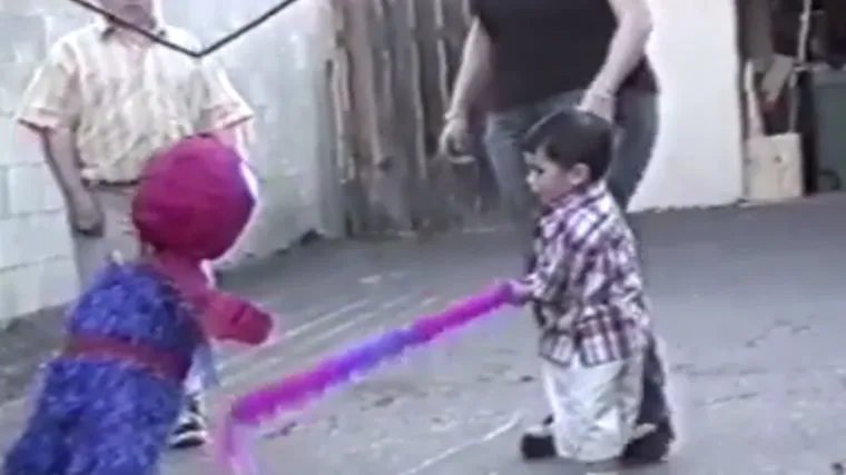 Ganut će vas kad vidite što je napravio s pinatom