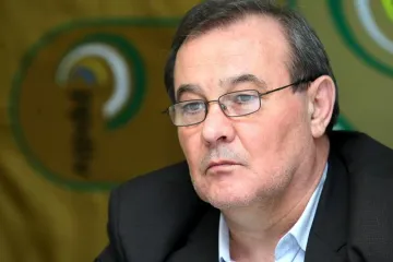 Povećaju li plaće u državnom sektoru gurnut će zemlju na rub bankrota!