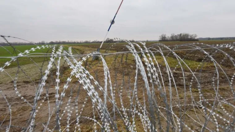 Slovenija jo&scaron; nekoliko mjeseci planira ostaviti ogradu na granici