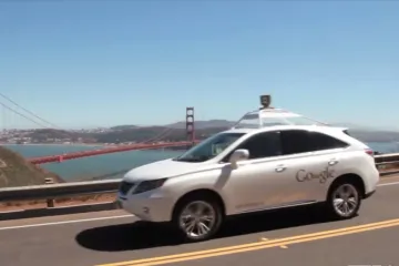 Googleovi samovozeći automobili vikat će na pješake da se maknu s puta