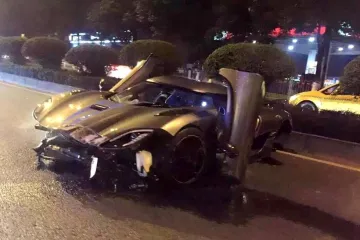 Pogledajte kako je pijani Kinez slupao auto od 4 milijuna dolara