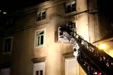 Požar u stanu u Rijeci, pronađena mrtva ženska osoba