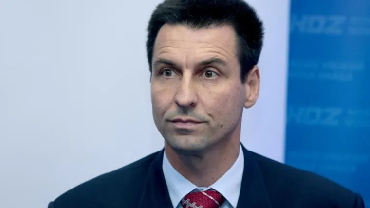 Izjave &scaron;efa Hrasta &scaron;okirale javnost, brojni ga u komentarima osudili