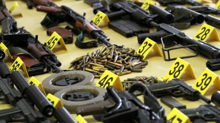 Pretragom domova prona&scaron;li razno ilegalno oružje i eksploziv