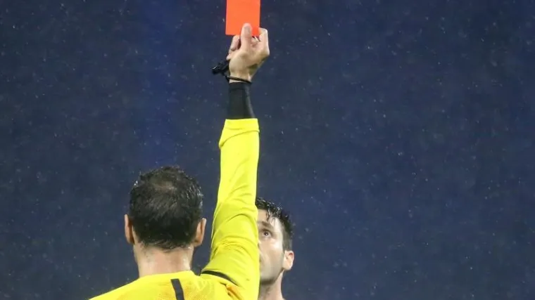 Zbog ove je gluposti dobio izravni crveni karton