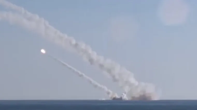 Rusi po prvi put napali Islamsku državu projektilima s podmornice, pogledajte snimku!