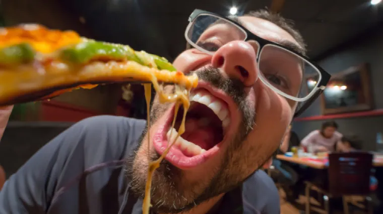 Muškarac koji jede pristojnije i manje mogao bi imati više uspjeha od onoga koji jede kao da je sišao s grane