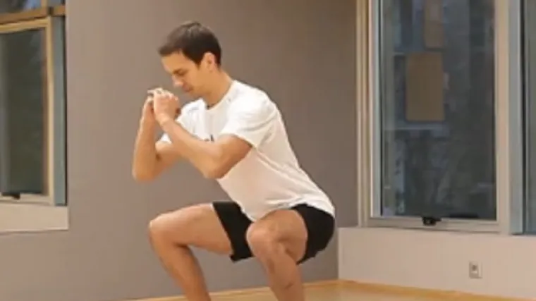 Dugotrajno sjedenje uzrokuje bol u kralježnici, a lijek je razgibavanje