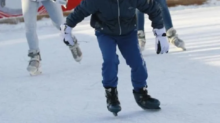 Djeci daju besplatne ulaznice za klizanje u zamjenu za dolazak na mise
