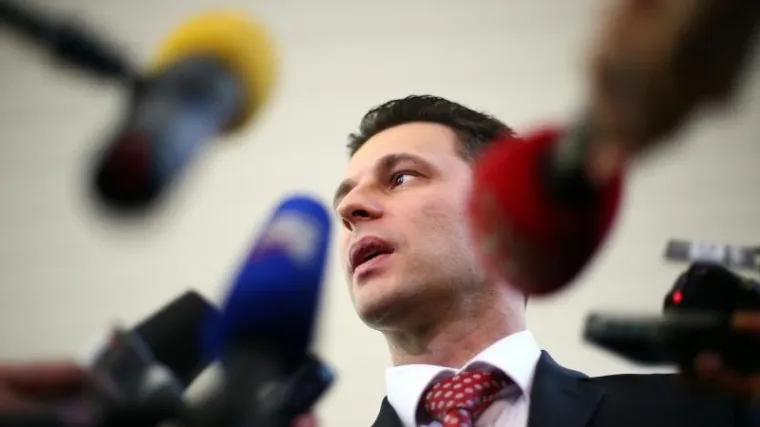 Većina građana smatra Mostov prijedlog neprovedivim