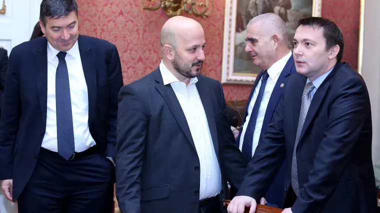 Maras: 'Nisam za premijera koji je kao božićni poklon - dok ne otvori&scaron; ne zna&scaron; tko je'