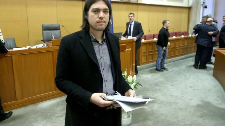 Živi zid kampanju za parlamentarne izbore završio s minusom