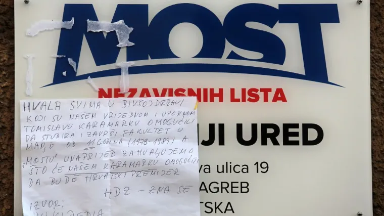 Poruka nezadovoljnog građanina: 'Hvala Mostu &scaron;to će na&scaron;em Karamarku omogućiti da bude premijer'