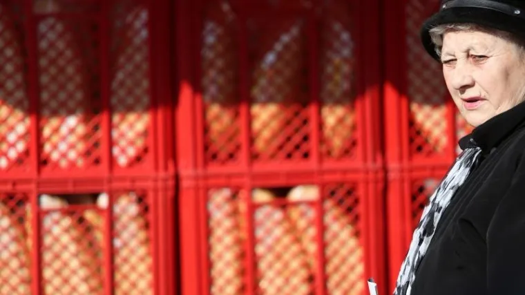 Hrvati trećinu prihoda tro&scaron;e na hranu, najvi&scaron;e na kruh i &scaron;ećer