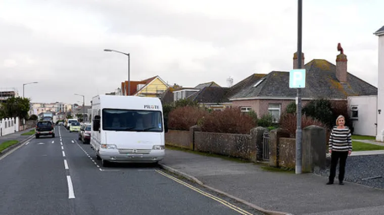 Priveli mu&scaron;karca koji se poku&scaron;ao nabiti na kuku i seksati s kamp kućicom