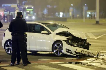 Kod Avenue Malla sudarili se vatrogasni kombi i auto