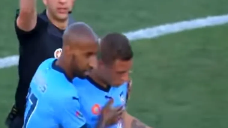 Brutalnim startom pokosio suparnika i jedva izbjegao batine