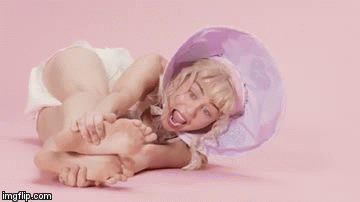 Miley Cyrus opet &scaron;okira i pomiče granice lo&scaron;eg ukusa