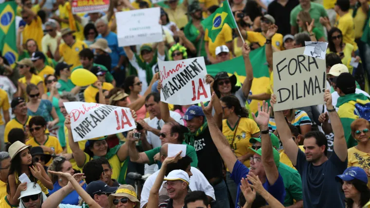 Deseci tisuća Brazilaca iza&scaron;li na ulice tražeći ostavku predsjednice Dilme Rousseff