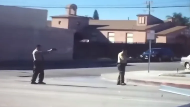 Policajci ispalili čak 33 metka u mu&scaron;karca za kojeg tvrde da je bio naoružan