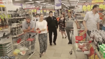 Blagdansko veselje je počelo, pogledajte kako je jedna trgovina razveselila kupce