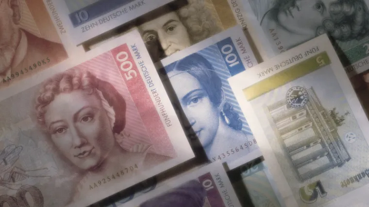 Na tavanima i u madracima se čuvaju još milijarde maraka