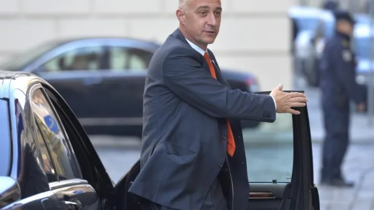 Umjesto nogometa&scaron;a u USKOK gre&scaron;kom pozvan ministar