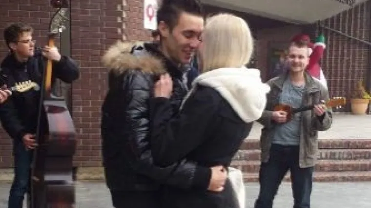 VIDEO Romantika u Čakovcu: Mihael uz tambura&scaron;e zaprosio Maju