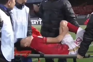 Rakitića i društvo šokirao zastrašujući lom noge kineskog nogometaša