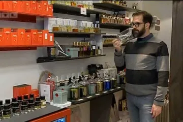 Kad ne snima Šoping kraljicu Borut Mihalić živi svoju opsesiju: ljubav prema parfemima