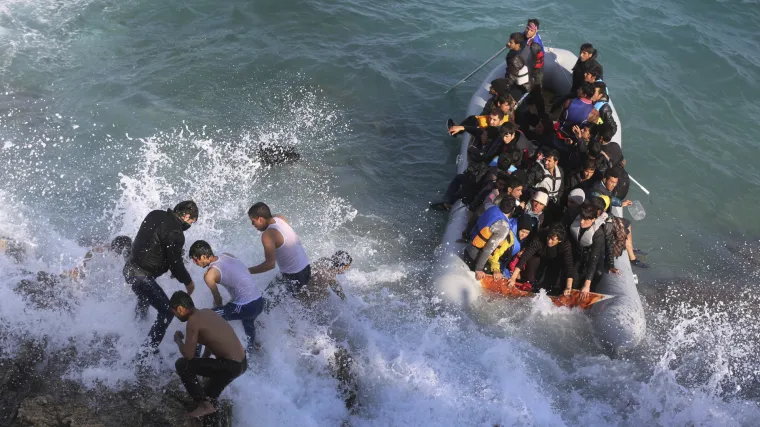 Potonuo čamac s izbjeglicama: kod Bodruma se 18 ljudi utopilo, 14 ih je spa&scaron;eno