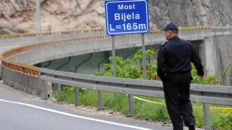 Četvero mladih Vinkovčana se utopilo kad im je auto sletio u Neretvu
