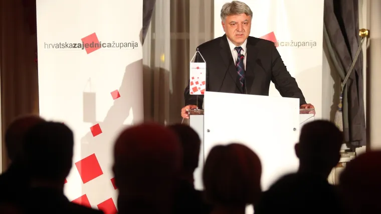 Komadina: 'Do koalicije s HDZ-om srećom nije do&scaron;lo, zahvaljujući HDZ-u'