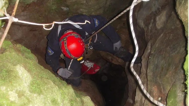 Speleolozi pronašli 58 bombi u špilji