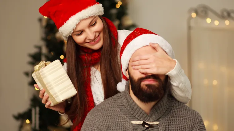 Božićni pokloni koji će ga odu&scaron;eviti (do 300,00 kn!)