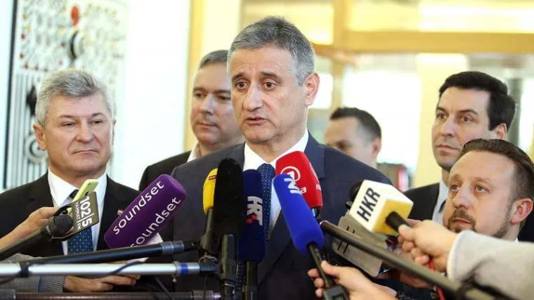 Karamarko: 'Ne bi bilo mučno da sad idemo s Mostom! Bilo bi sjajno!'