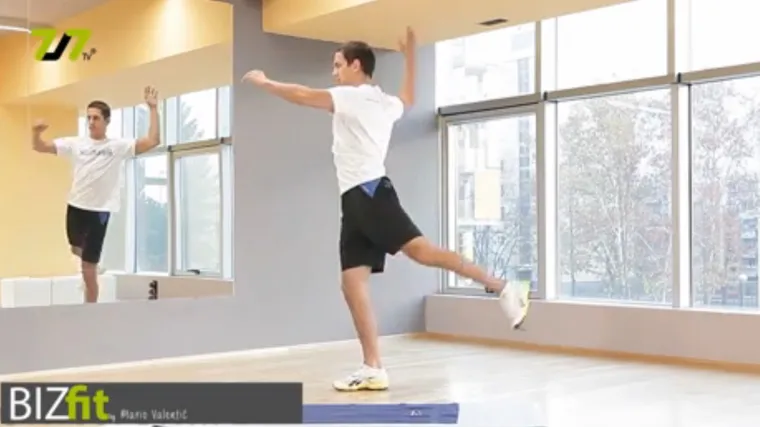 Noga koja se klati istodobno isteže i jača mišiće