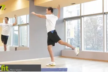 Noga koja se klati istodobno isteže i jača mišiće