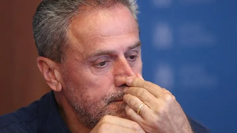 "Kaj? Ja ću sebe uspavati ako mačke tamo uspavljuju!"