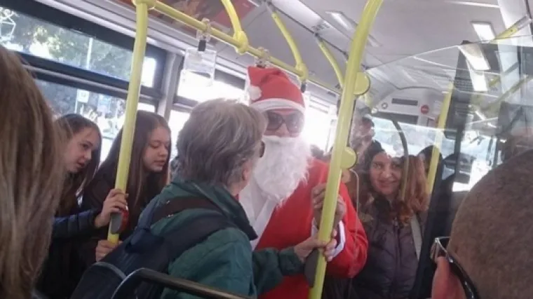 Ukrcao se u autobus u Gružu i dijelio novac (FOTO)