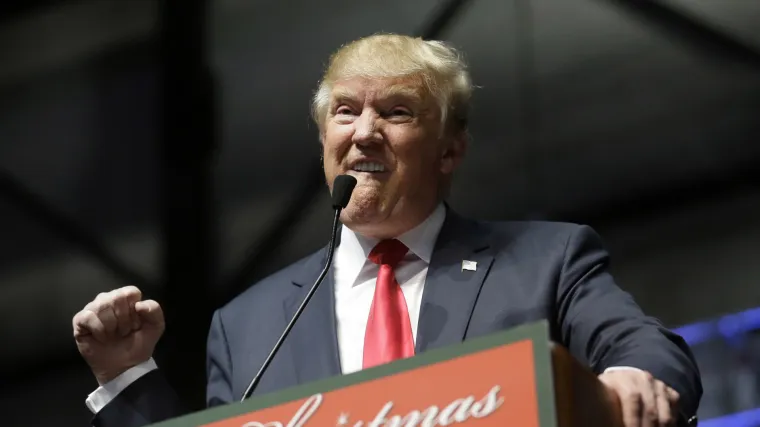 Trump vulgarnim izrazom opisao poraz Hillary Clinton, a osvrnuo se i na njezin odlazak na WC