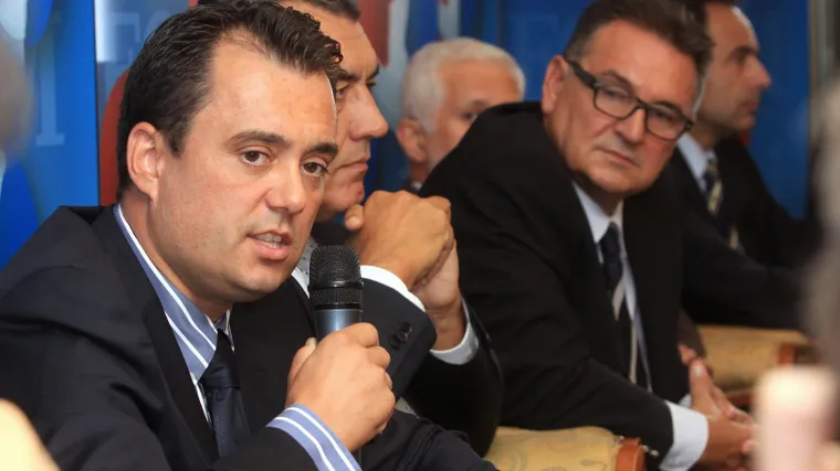 U tijeku važne sjednice u HDZ-u i Mostu: Domoljubna koalicija za mandatara predlaže Damira Vanđelića?