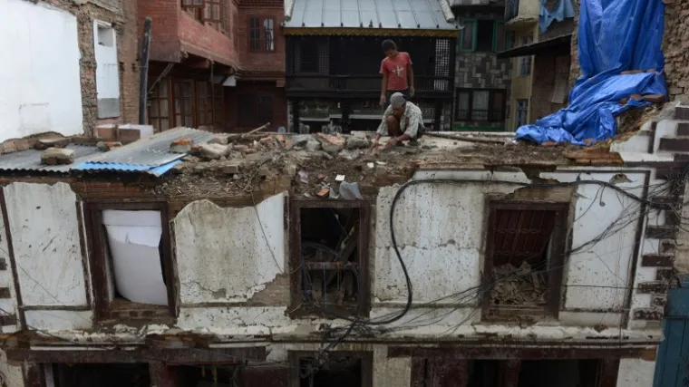 Žrtve razornog potresa umiru od hladnoće