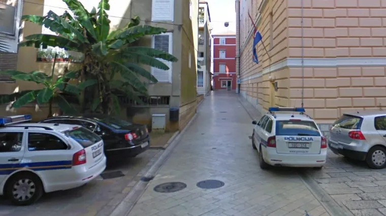 Uhićeno sedam mladića, jedan &scaron;akom u glavu udario policajca