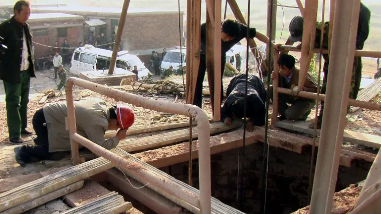 Jedna osoba poginula, 17 je zatočeno