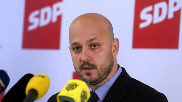 "Sutra ću Petrovu u lice reći da je lažov i prevarant"